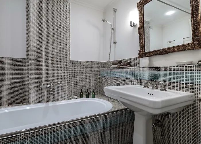 Antica With Outdoor In The Heart Of Centre, 4 Bedrooms Apartamento *