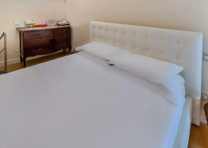 Antica With Outdoor In The Heart Of Centre, 4 Bedrooms Apartamento