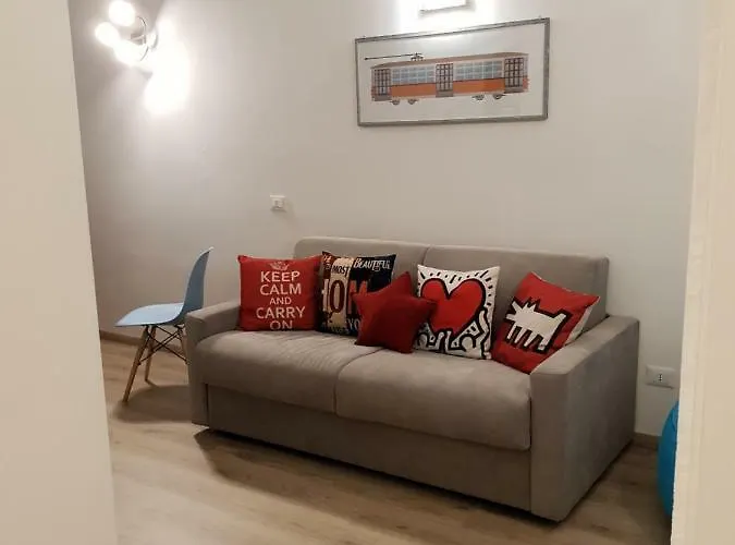 34 Via Giulio Carcano * Milán