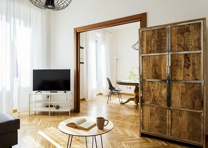 Sweet San Lorenzo, Right In The Centre