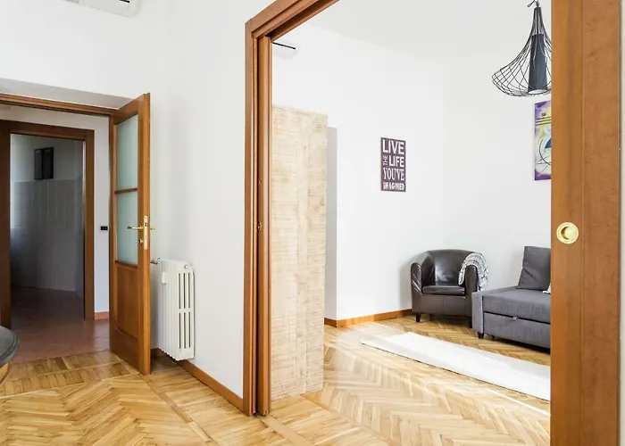 Sweet San Lorenzo, Right In The Centre *