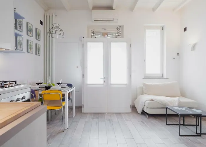 Charming On The Darsena Navigli - Pulizia Eccezionale Milano