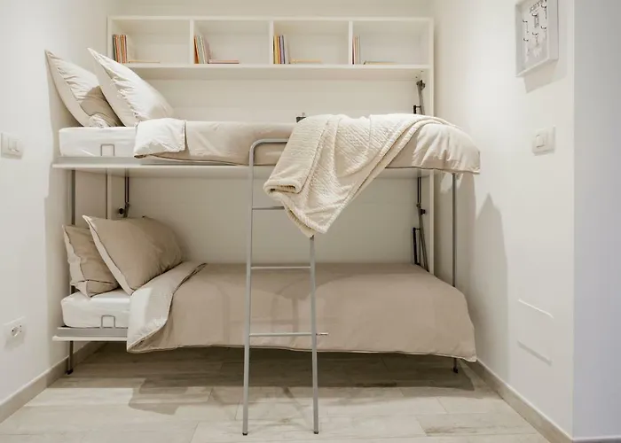 Charming On The Darsena Navigli - Pulizia Eccezionale Appartamento