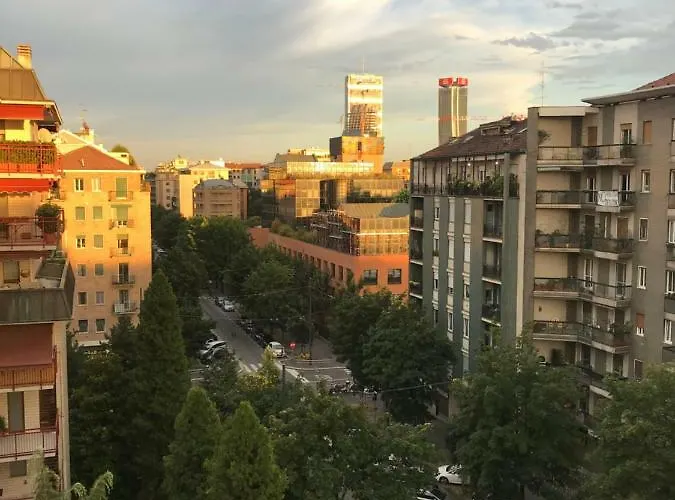 Feel@home Apartment+rooms شقة ميلان