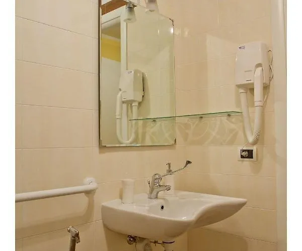 丽培缇米兰酒店 招待所