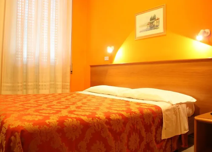 Garden Hotel 2*
