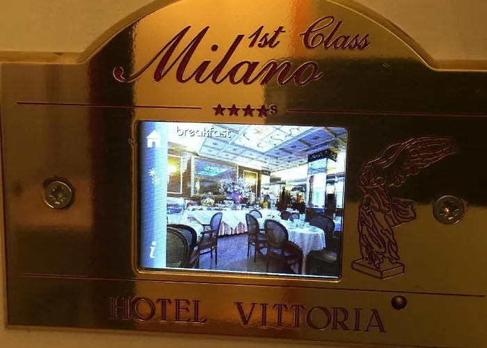 Отель Vittoria Милан