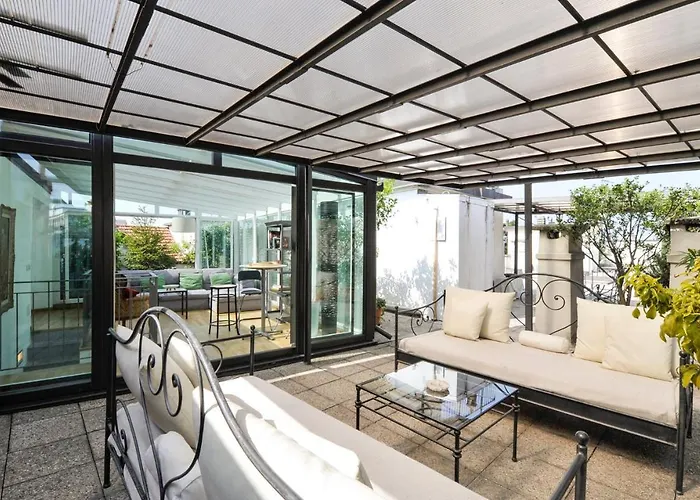 Sweet San Lorenzo, Right In The Centre