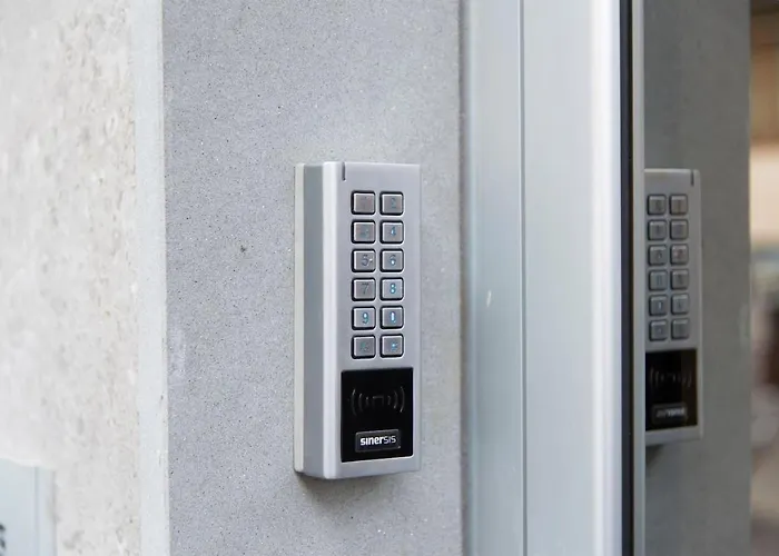 Brand New , Life District Milán