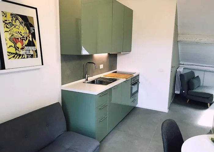 Romantic View * ميلان