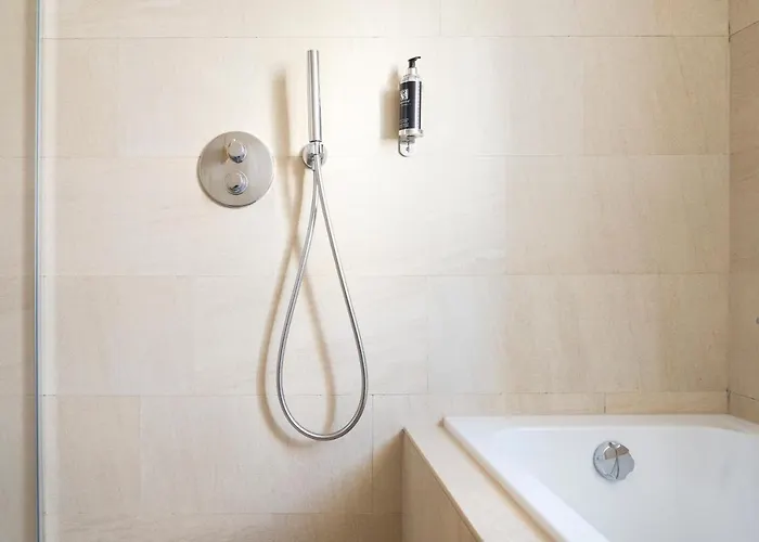 Appartement Stylish Loft With Garden, 8 Guests, 3 Bedrooms