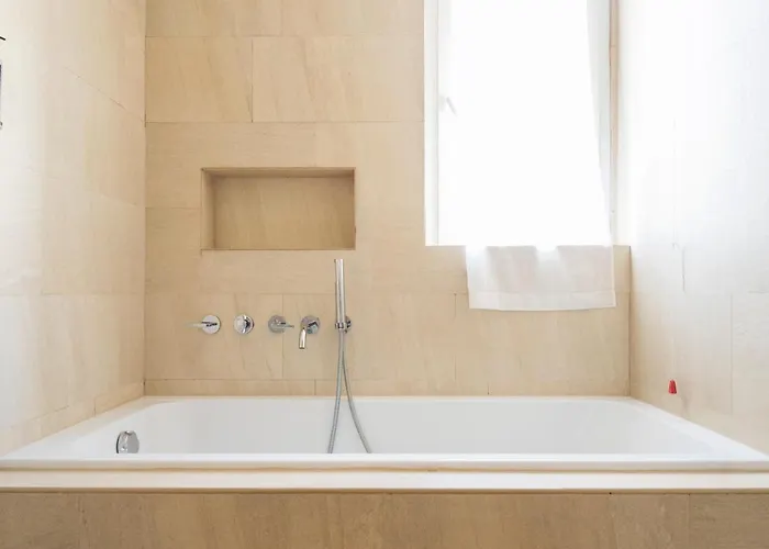 Stylish Loft With Garden, 8 Guests, 3 Bedrooms