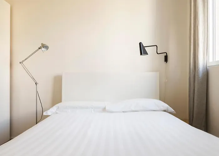 Stylish Loft With Garden, 8 Guests, 3 Bedrooms