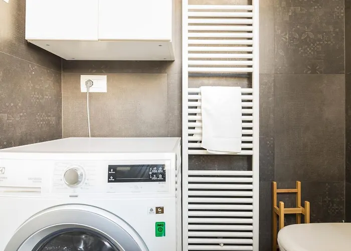 Stylish Loft With Garden, 8 Guests, 3 Bedrooms * Milaan