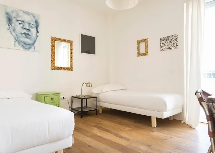Apartmán Stylish Loft With Garden, 8 Guests, 3 Bedrooms Milán