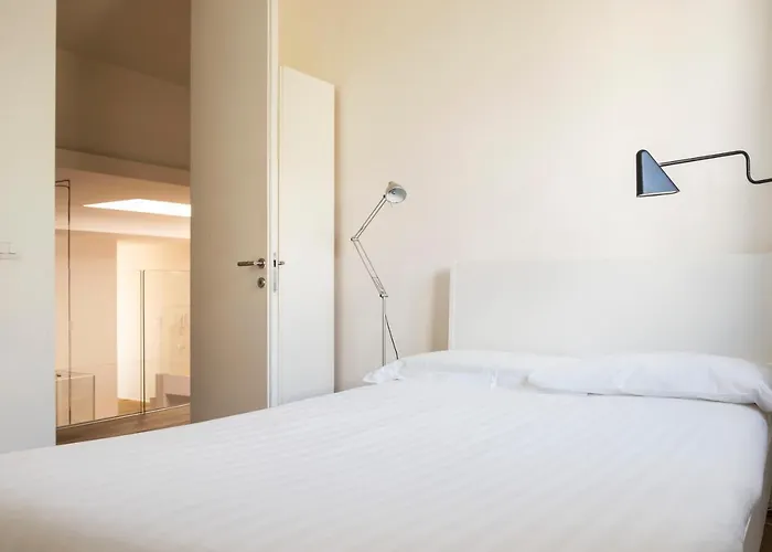 Stylish Loft With Garden, 8 Guests, 3 Bedrooms