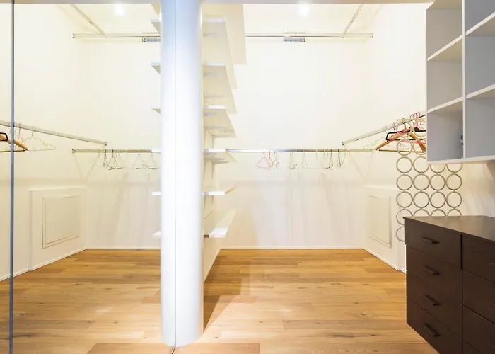 Appartement Stylish Loft With Garden, 8 Guests, 3 Bedrooms Milaan