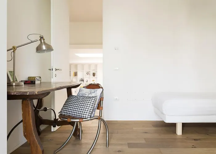 Stylish Loft With Garden, 8 Guests, 3 Bedrooms Milaan