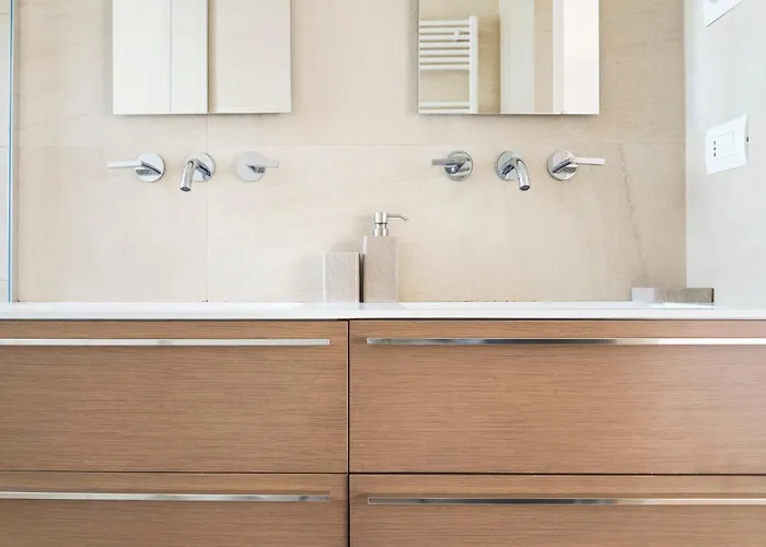 Stylish Loft With Garden, 8 Guests, 3 Bedrooms Appartement Milaan