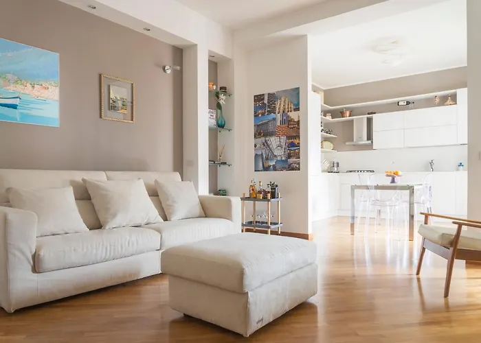 Cosmopolitan Home, 2 Bedrooms, 2 Bth, 5 Guests Lejlighed