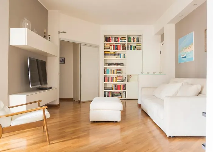 Cosmopolitan Home, 2 Bedrooms, 2 Bth, 5 Guests Apartmán