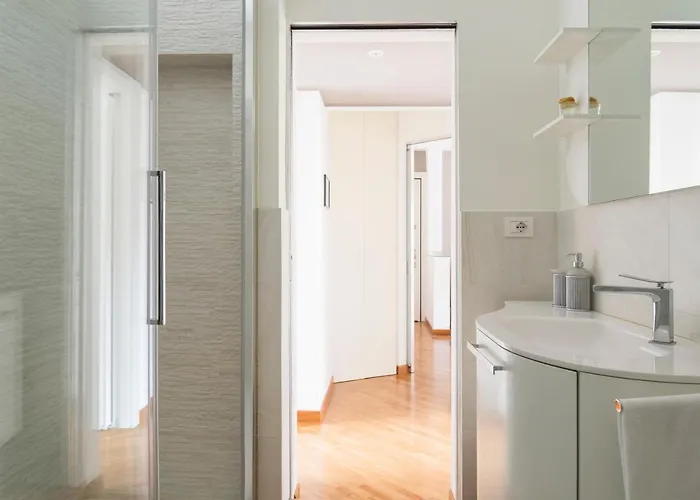 Cosmopolitan Home, 2 Bedrooms, 2 Bth, 5 Guests Apartmán *