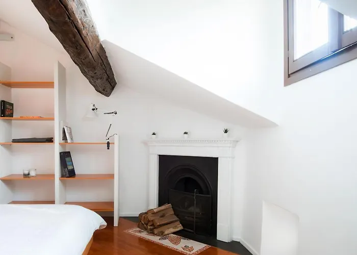 La Mansarda Sui Navigli Apartment