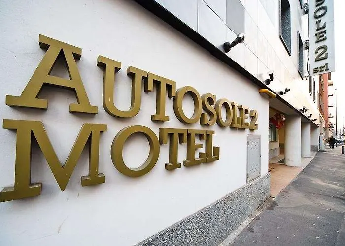 Sechi With Parking 3* Milánó