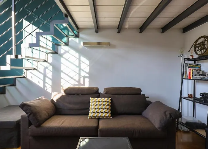 Paki Nel Cuore Dei Navigli Di