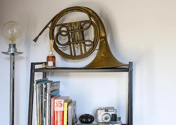 Paki Nel Cuore Dei Navigli Di Milán