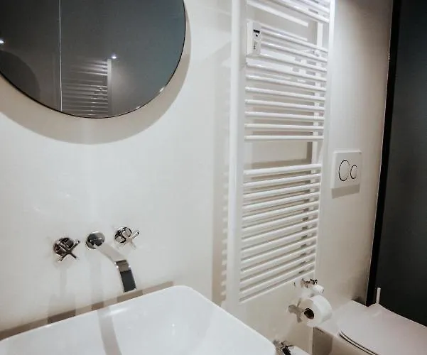 Ca Bela - Porta Romana 3*