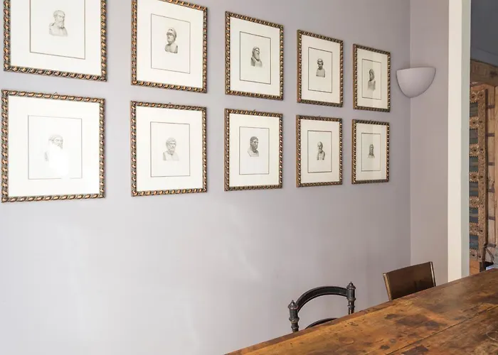 Charming Apartment, A Unique Home, 2 Bedrooms * ميلان