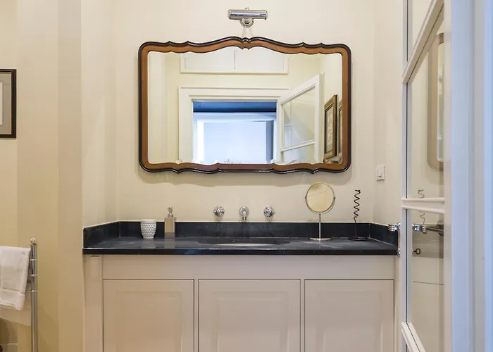 Charming Apartment, A Unique Home, 2 Bedrooms شقة ميلان