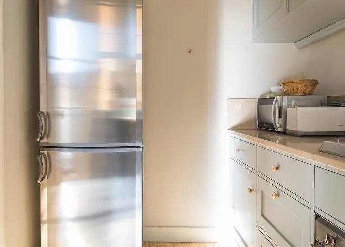 شقة Charming Apartment, A Unique Home, 2 Bedrooms ميلان