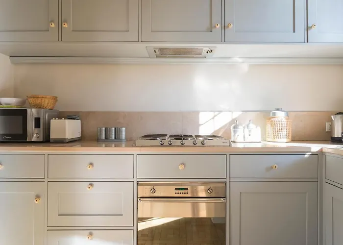 Charming Apartment, A Unique Home, 2 Bedrooms *