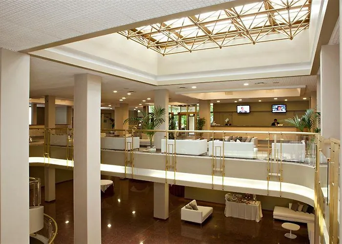 Atahotel Quark فندق 4*