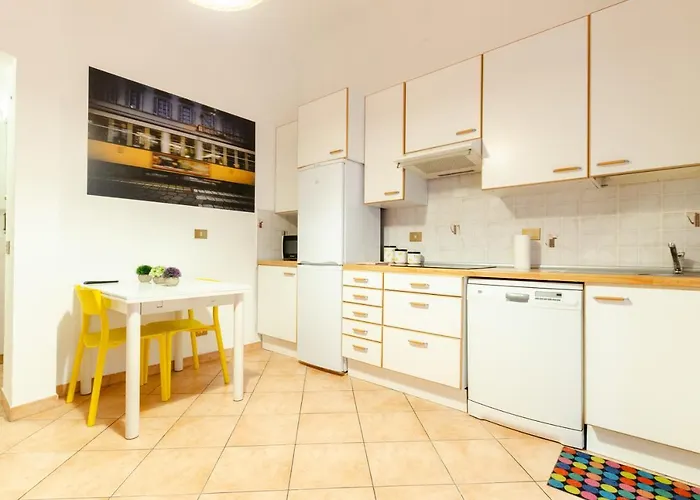 Cozy Flat - Porta Romana - Duomo Апартаменты *