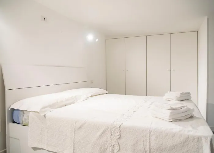 Appartement Youhosty - Ariberto 22 *