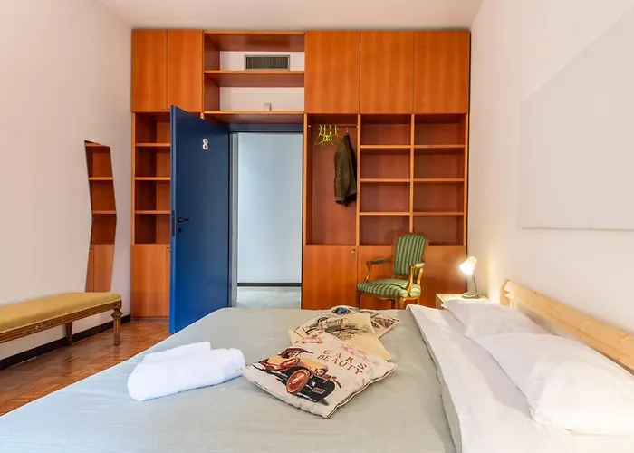 Central Guest House *