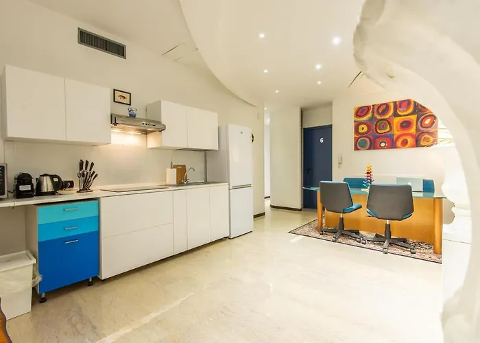 Central Guest House Гостевой дом Милан