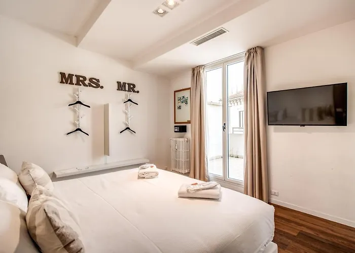 圣特克拉公寓 *