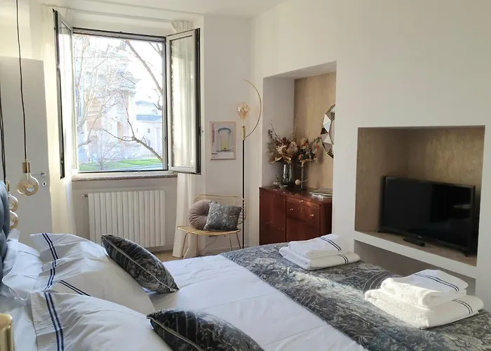 Madeleine - Arco Della Pace ميلان