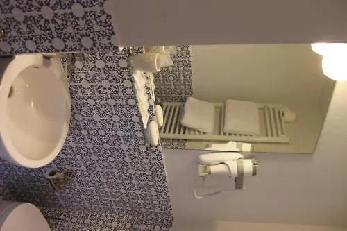 托尔托纳阿巴拉卡达布拉酒店 住宿加早餐酒店 4*