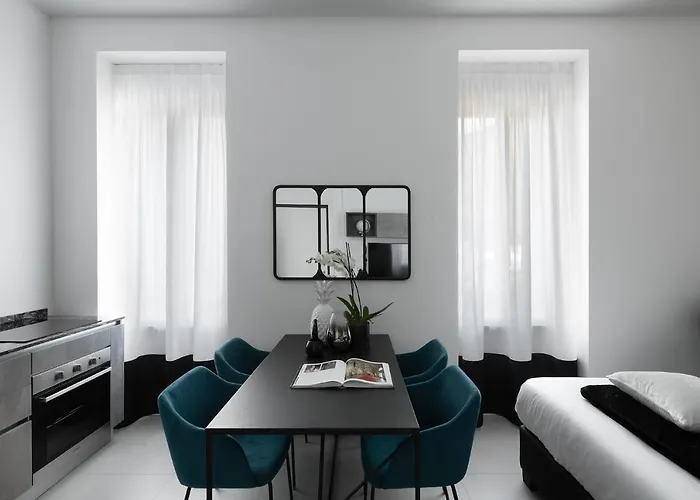 Joivy Boutique Farneti 4* Milan