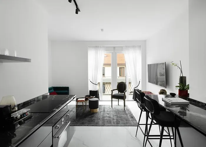 Joivy Boutique Farneti 4* Milan