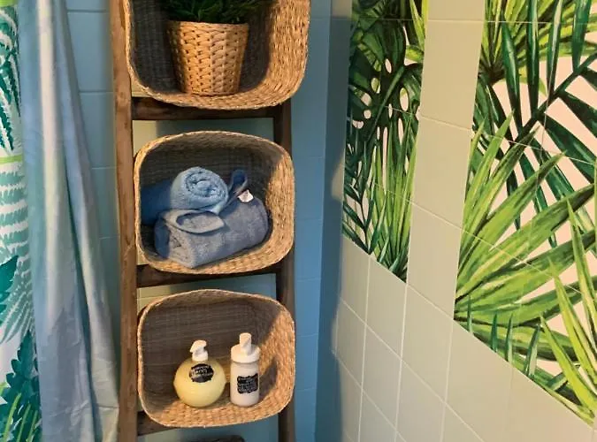 Charming Elise- Close To Station *