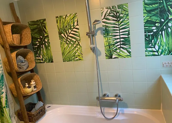 Charming Elise- Close To Station Apartmán