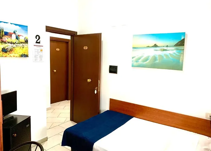 阿丽桑德酒店 2*