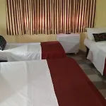 肖邦酒店 *