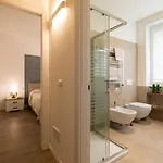 West - Modern And Comfortable *
